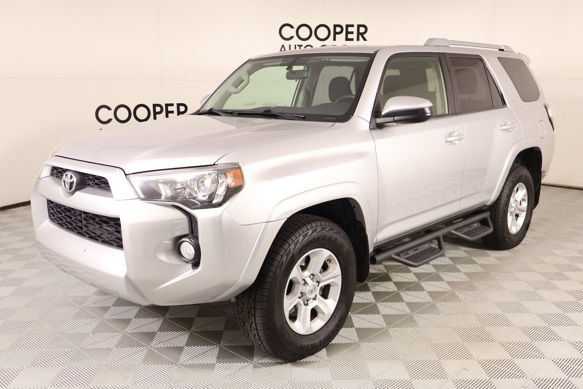 Used 2016 Toyota 4Runner SR5 AWD/4WD image 10