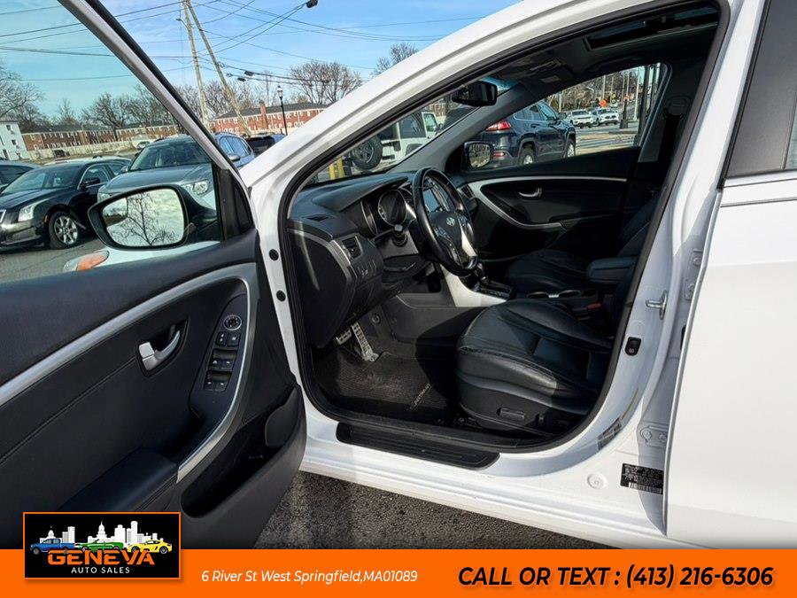 Used 2014 Hyundai Elantra GT w/ Option Group 03 image 9