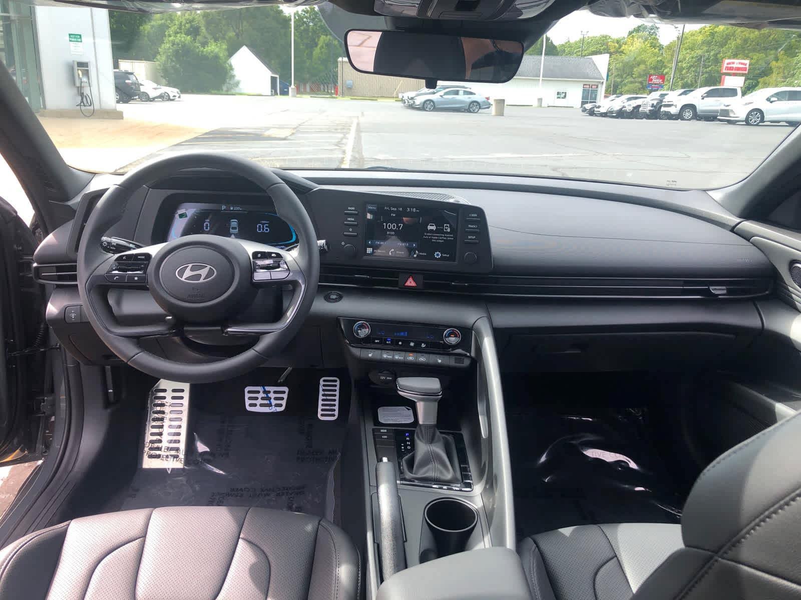 New 2026 Hyundai Elantra SEL Sport FWD image 20
