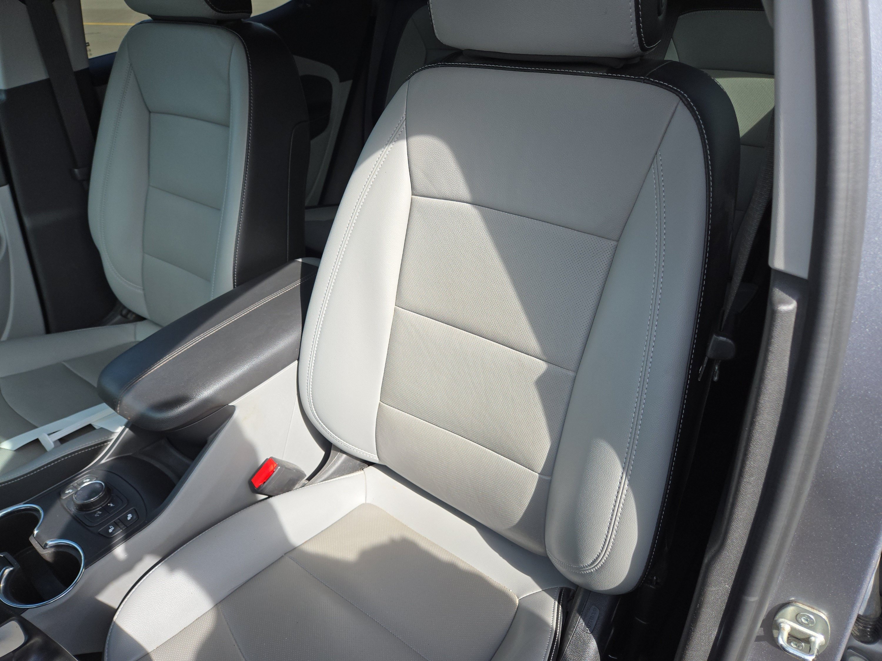 Used 2024 GMC Terrain SLT AWD/4WD image 14