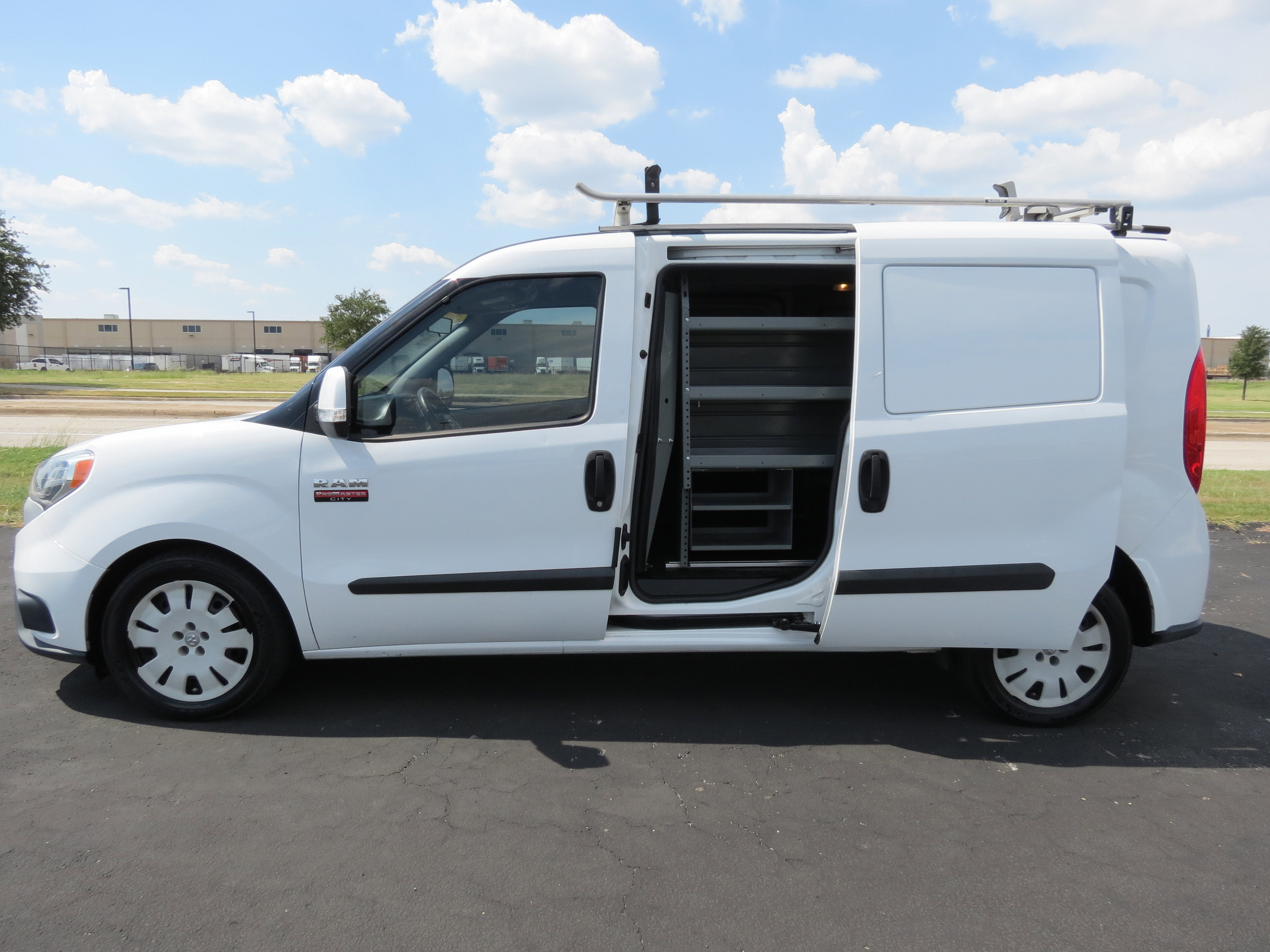 Used 2018 RAM ProMaster City Tradesman SLT image 10