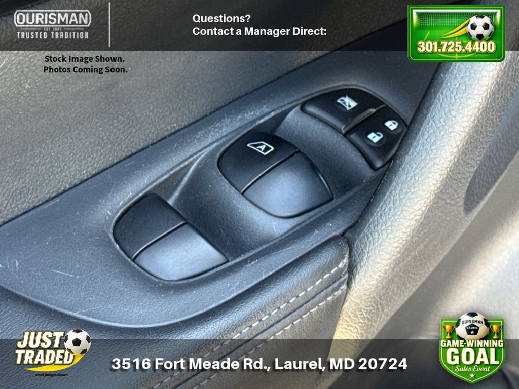 Used 2017 Nissan Rogue S AWD/4WD image 8