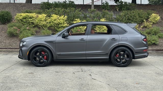 New 2025 Bentley Bentayga Plug-In Hybrid image 11