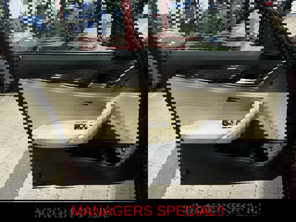 Used 2023 BMW 530i xDrive w/ Premium Package image 31