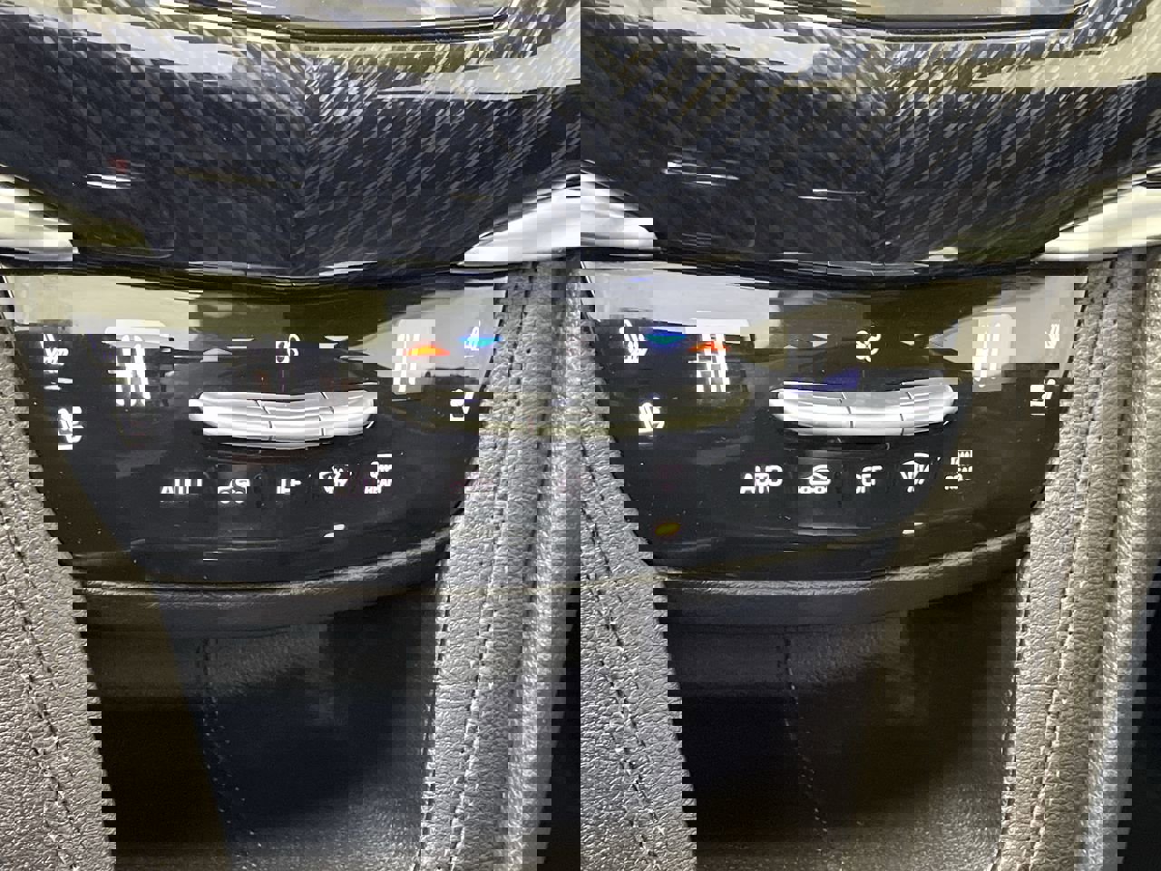 Certified 2025 Cadillac XT6 Premium Luxury AWD/4WD image 25