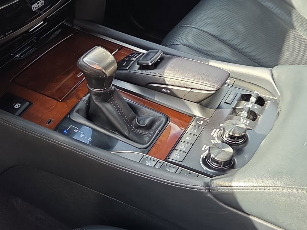 Used 2017 Lexus LX 570 4WD w/ Luxury Package image 13