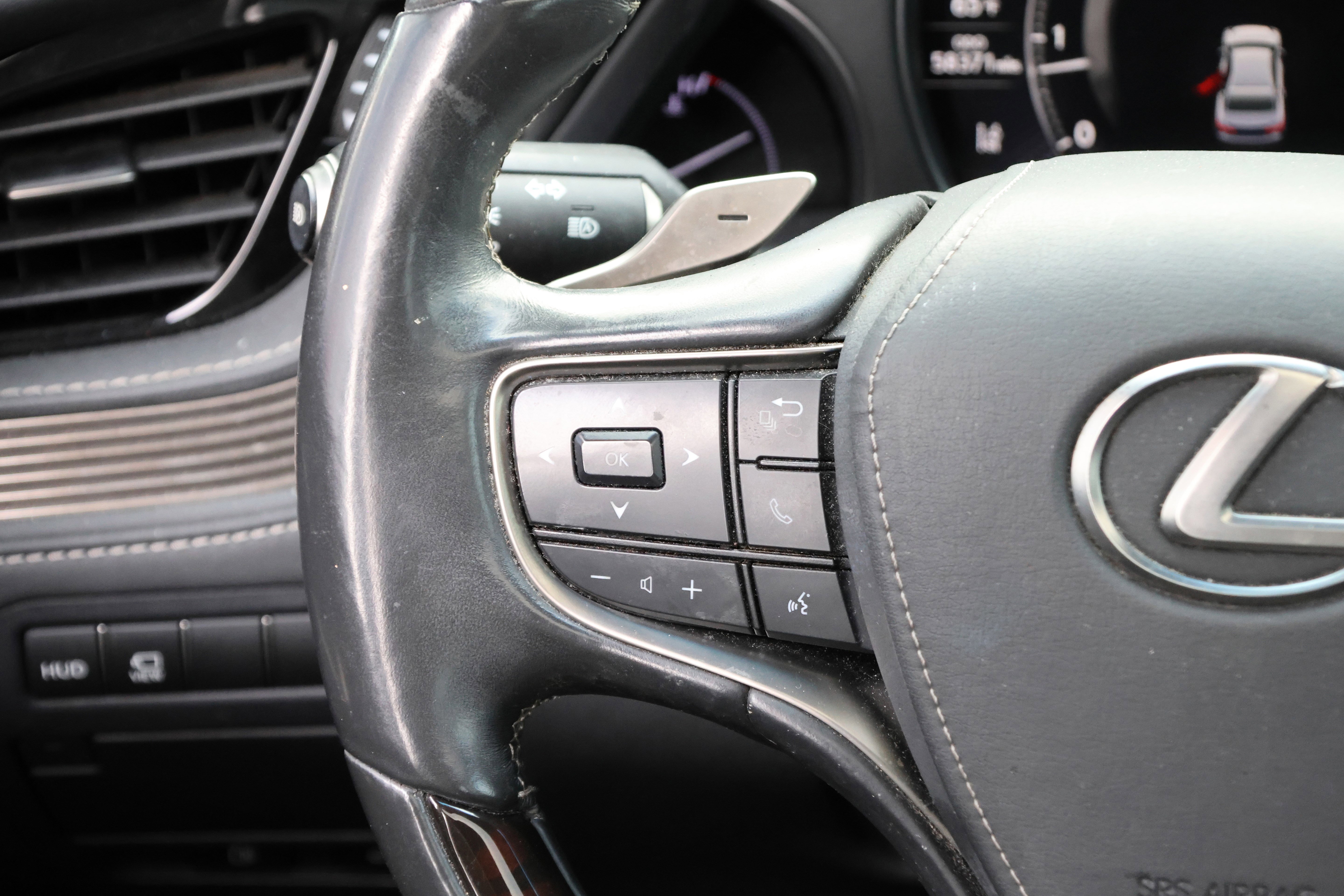 Used 2021 Lexus LS 500 w/ Interior Upgrade Package RWD image 27