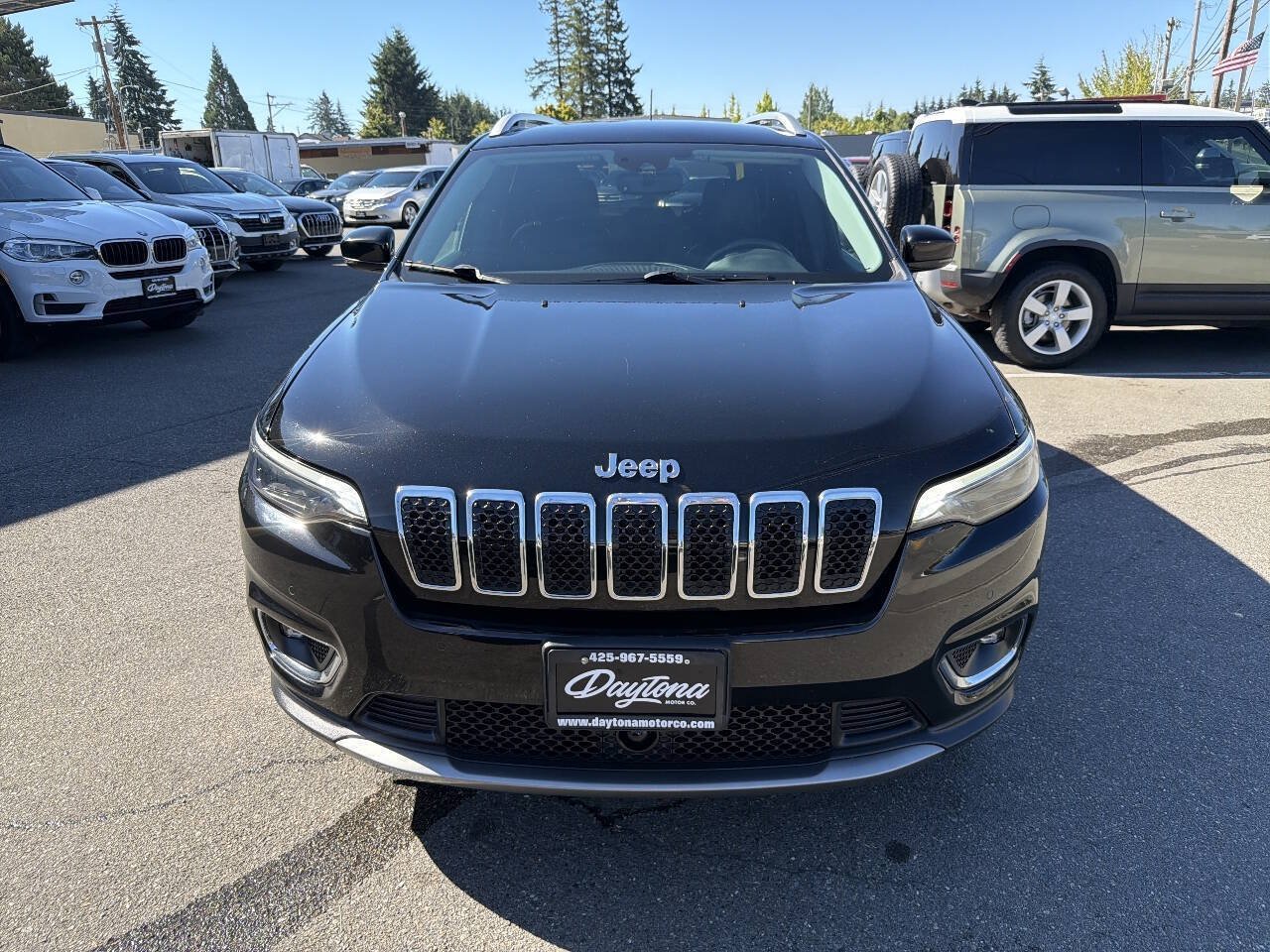 Used 2019 Jeep Cherokee Limited w/ Technology Group AWD/4WD image 12