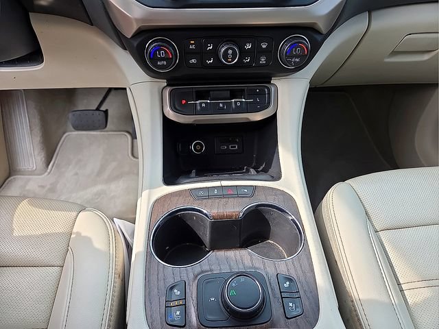 Used 2021 GMC Acadia Denali w/ Denali Technology Package FWD image 25