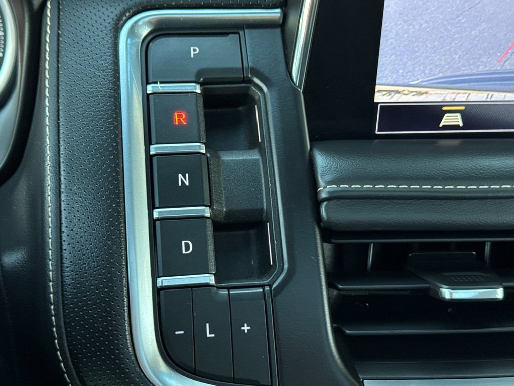 Used 2021 Chevrolet Suburban Premier image 27