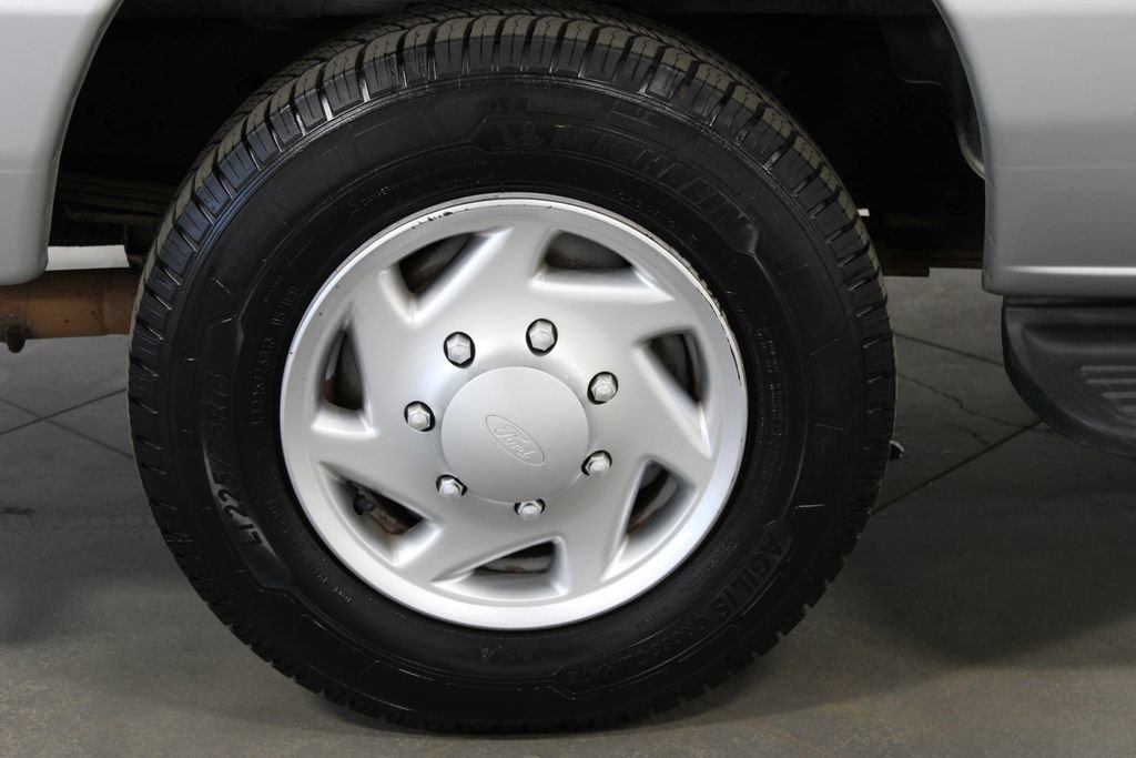 Used 2012 Ford E-350 and Econoline 350 XLT image 14