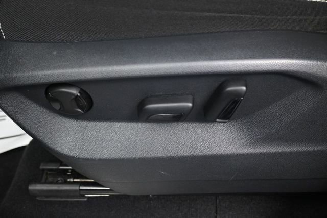 Used 2025 Volkswagen Atlas SE FWD image 24
