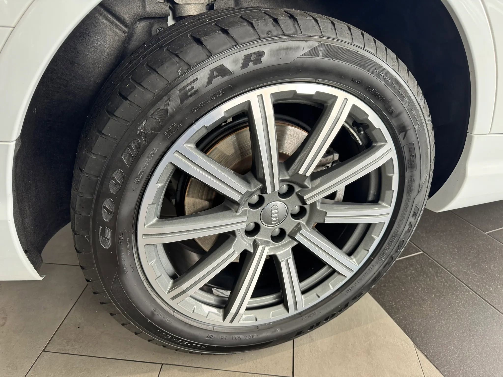 Used 2017 Audi Q7 3.0T Prestige AWD/4WD image 47