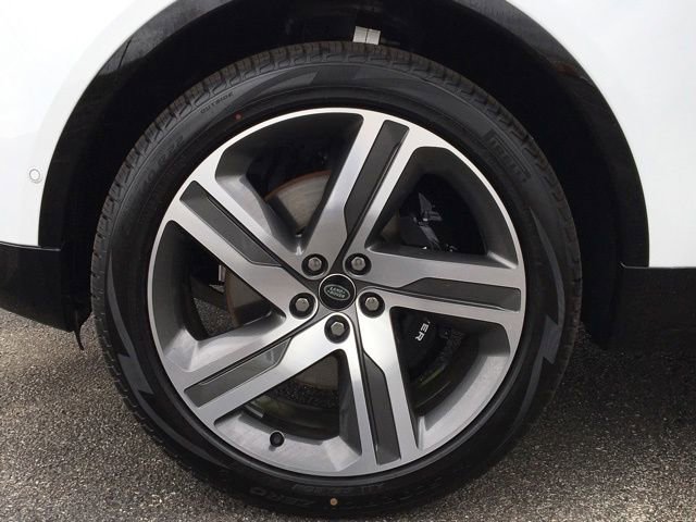 New 2023 Land Rover Discovery Metropolitan Edition image 36