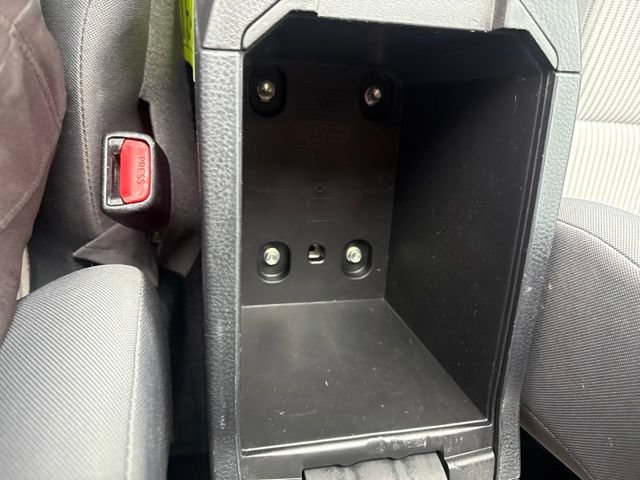 Used 2015 Toyota RAV4 LE FWD image 27