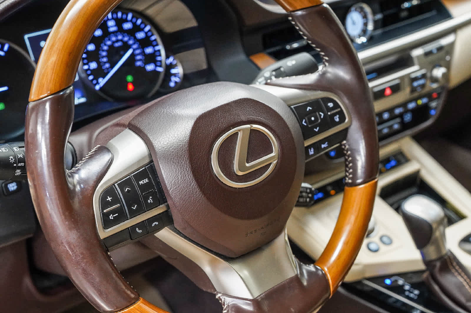 Used 2017 Lexus ES 300h w/ Navigation System Package FWD image 21