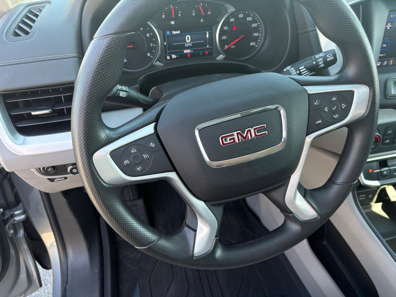 Used 2024 GMC Terrain SLE w/ Driver Convenience Package AWD/4WD image 15
