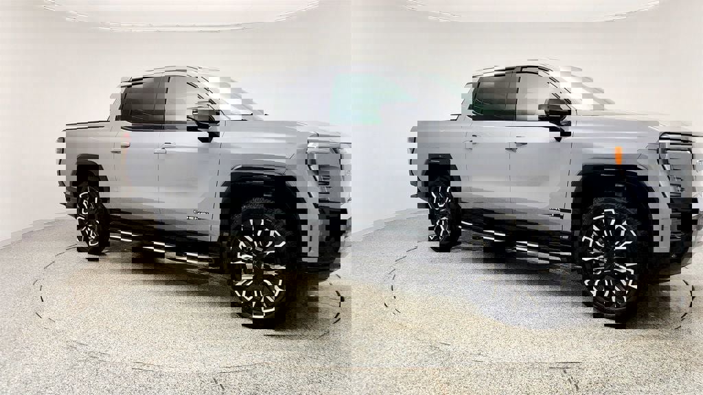 Used 2025 GMC Sierra EV Denali image 3