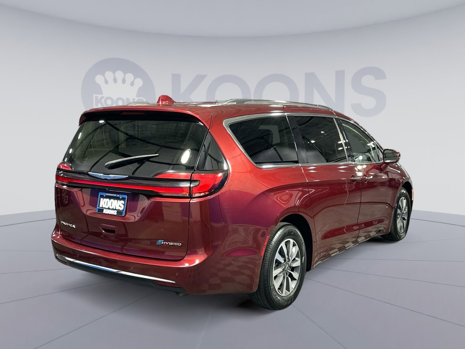 Used 2021 Chrysler Pacifica Touring-L image 7