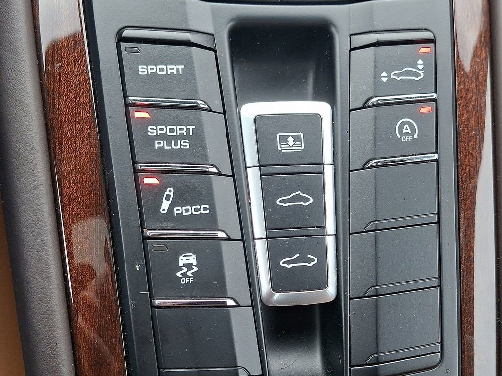 Used 2016 Porsche 911 Turbo image 25