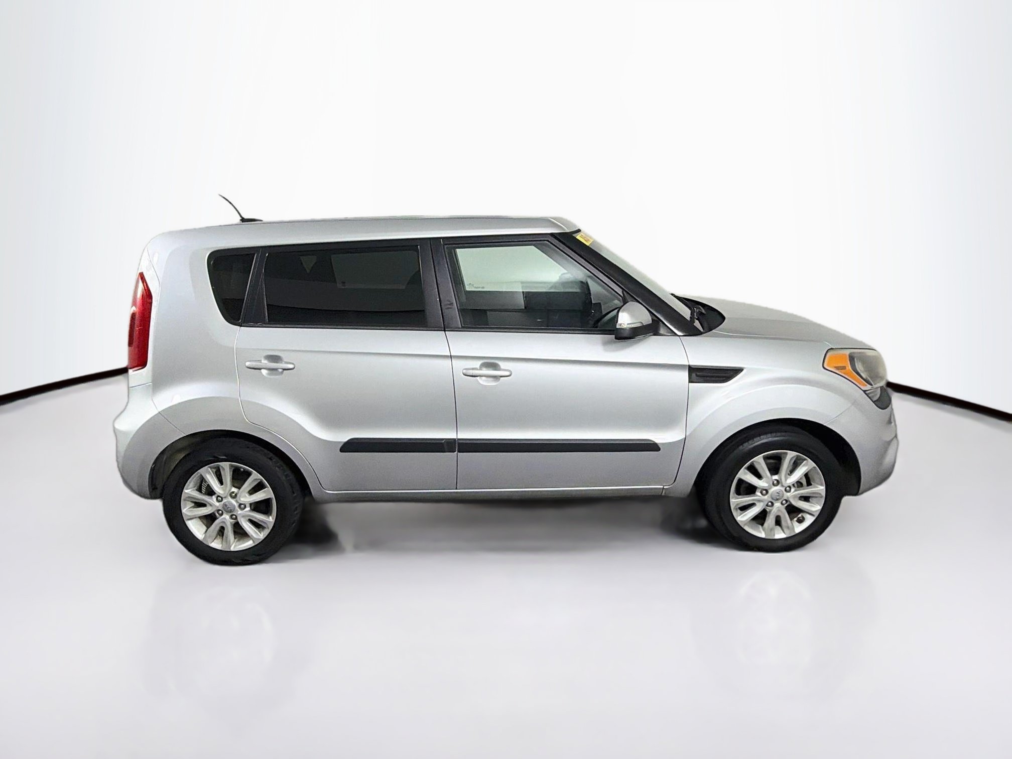 Used 2012 Kia Soul + FWD image 10