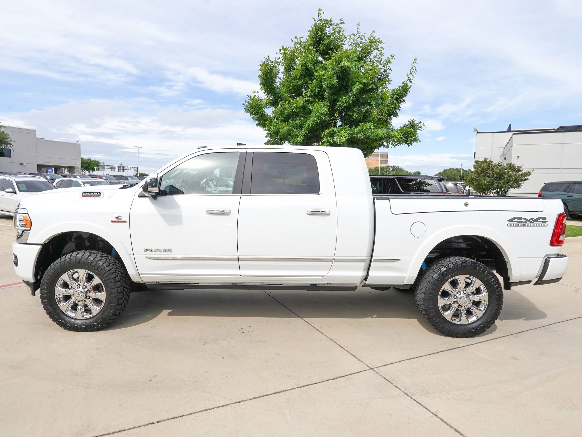 Used 2022 RAM 2500 Limited AWD/4WD image 6