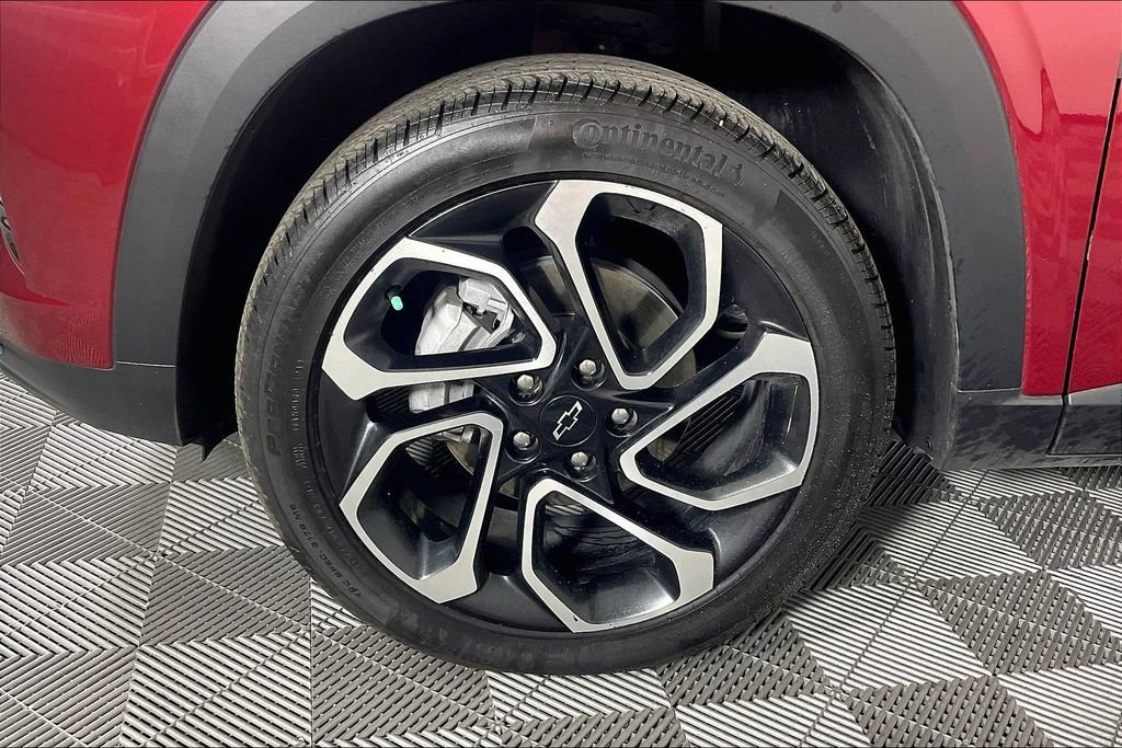 Used 2025 Chevrolet Trax RS w/ Sunroof Package FWD image 10