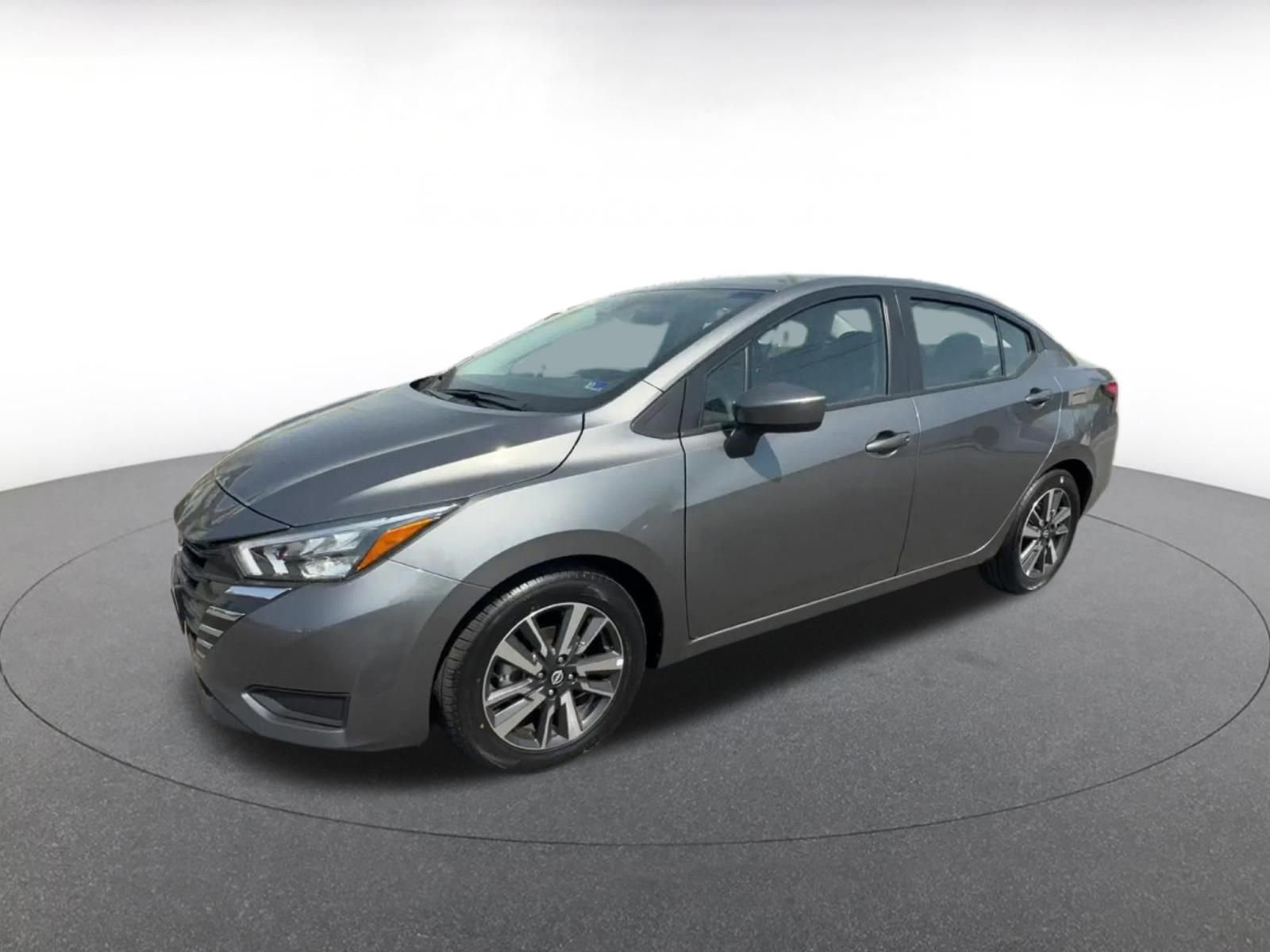 Used 2025 Nissan Versa SV image 8