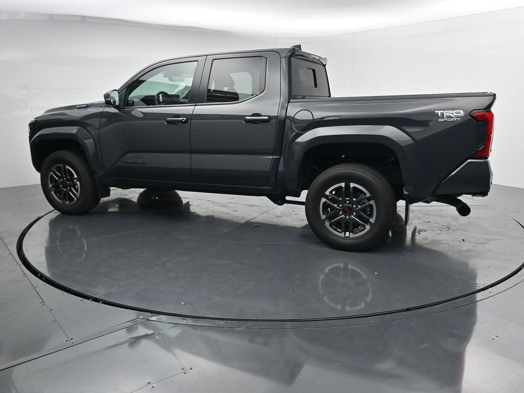 Used 2024 Toyota Tacoma TRD Sport w/ TRD Sport Upgrade Package AWD/4WD image 5
