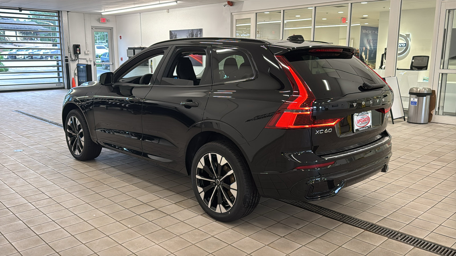 New 2026 Volvo XC60 T8 Plus w/ Protection Package Premier AWD/4WD image 7
