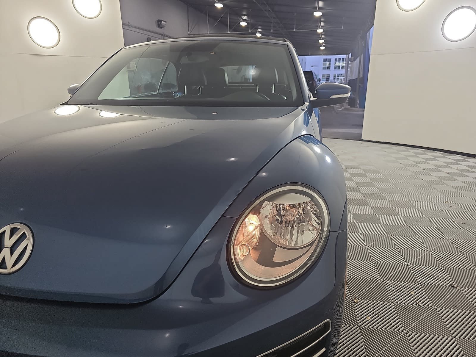 Used 2019 Volkswagen Beetle 2.0T S FWD image 25