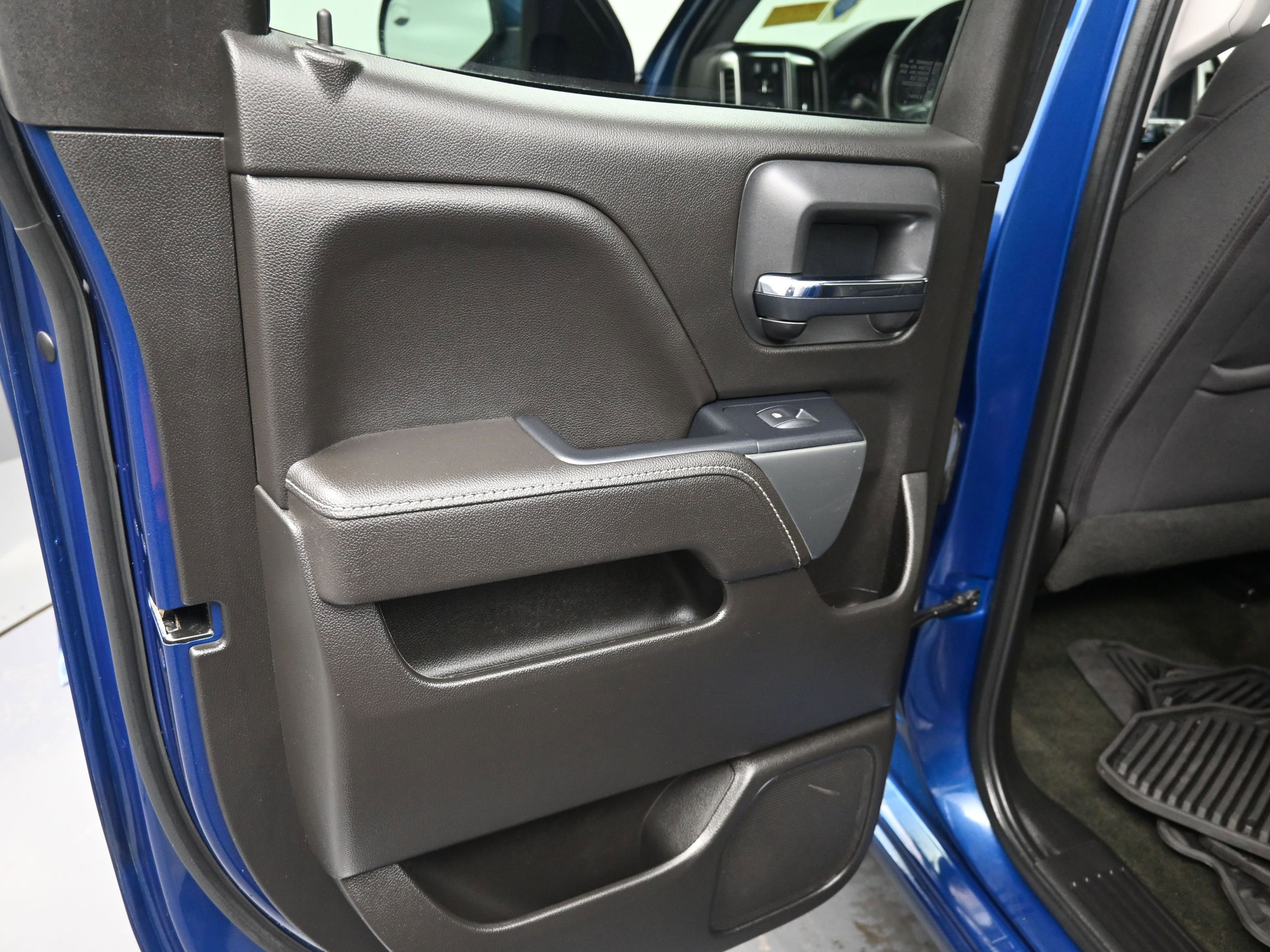 Used 2017 Chevrolet Silverado 1500 LT w/ All Star Edition image 21