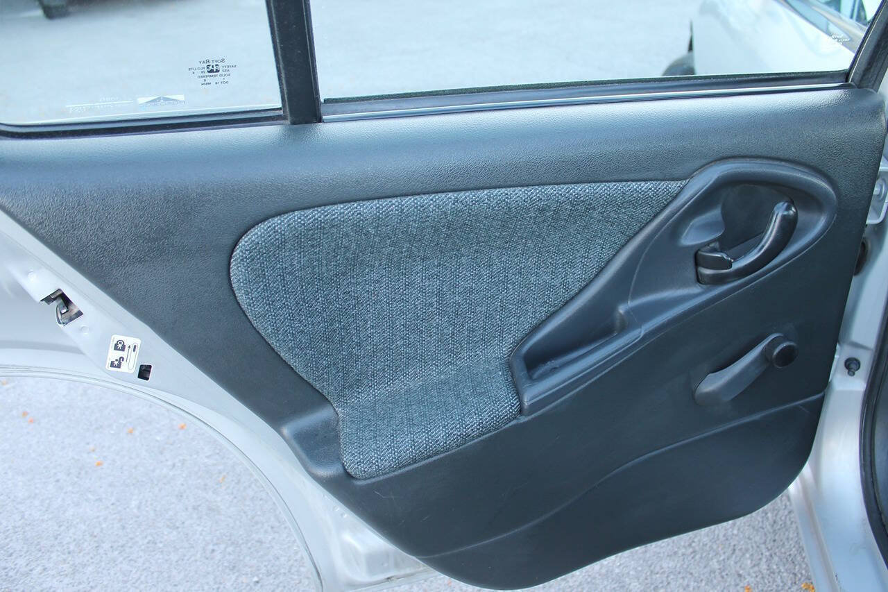 Used 2005 Chevrolet Cavalier Sedan w/ Preferred Equipment Group FWD image 22
