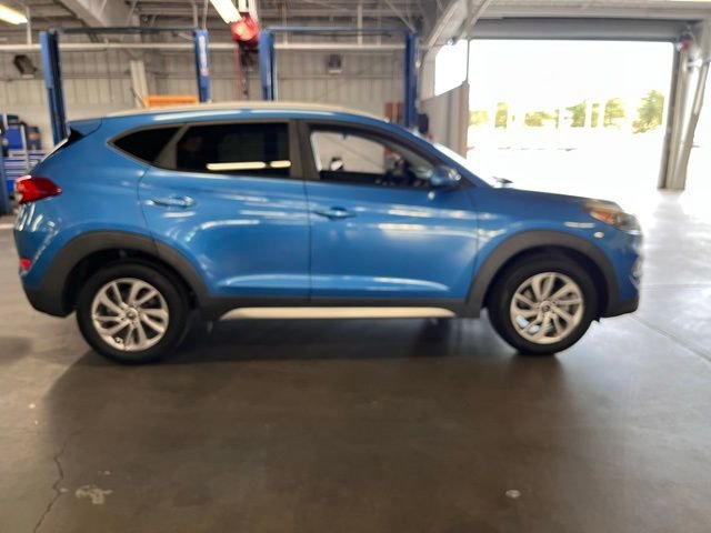 Used 2017 Hyundai Tucson SE image 2