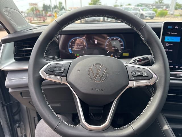 New 2025 Volkswagen Tiguan SE image 9