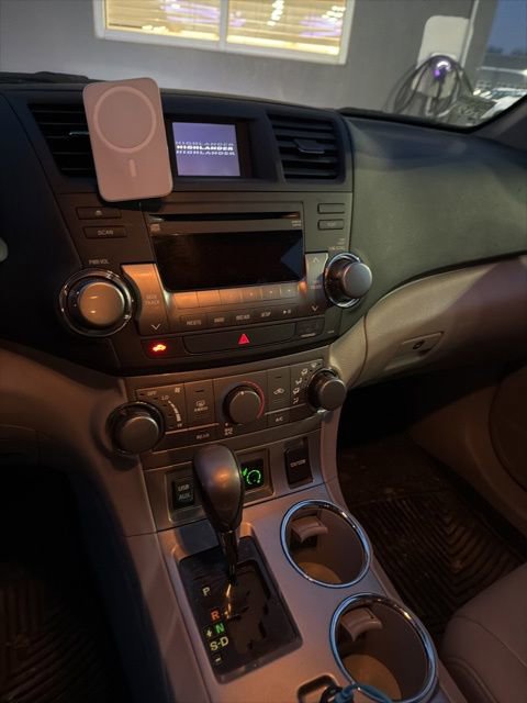 Used 2011 Toyota Highlander 4WD image 16