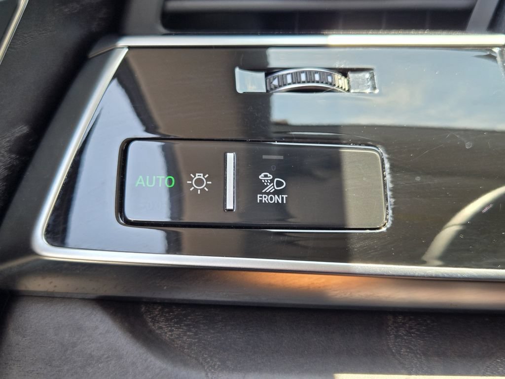 Certified 2023 Audi Q8 Prestige AWD/4WD image 28