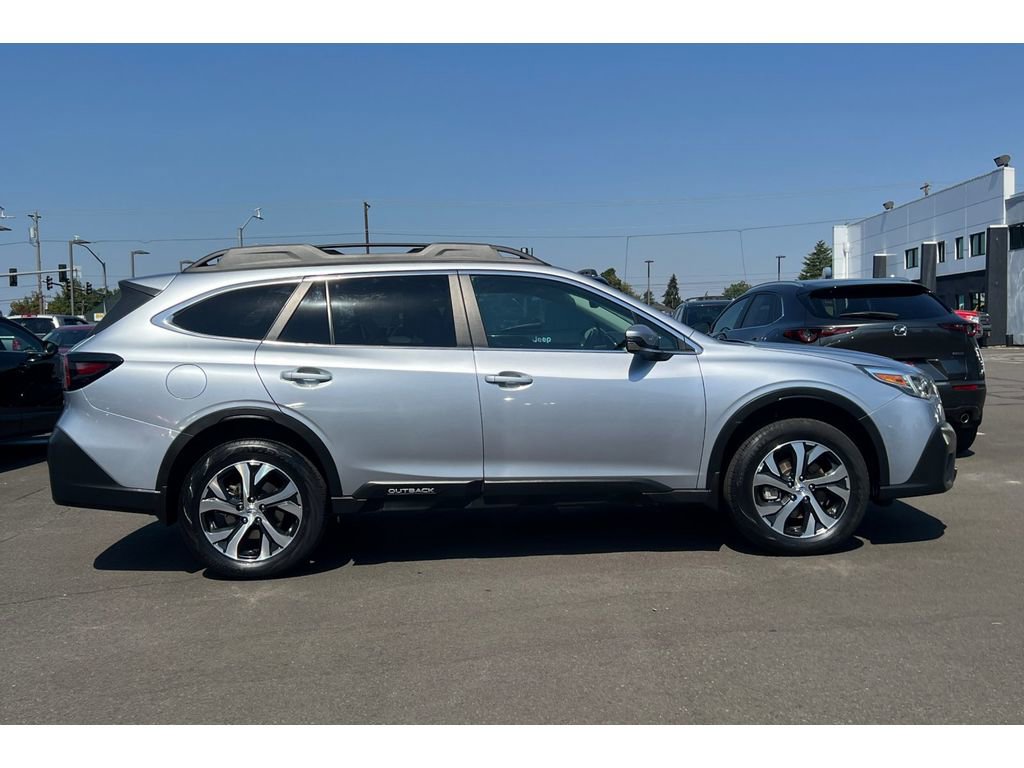 Used 2022 Subaru Outback Limited image 3