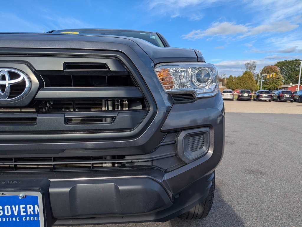 Used 2017 Toyota Tacoma SR image 10