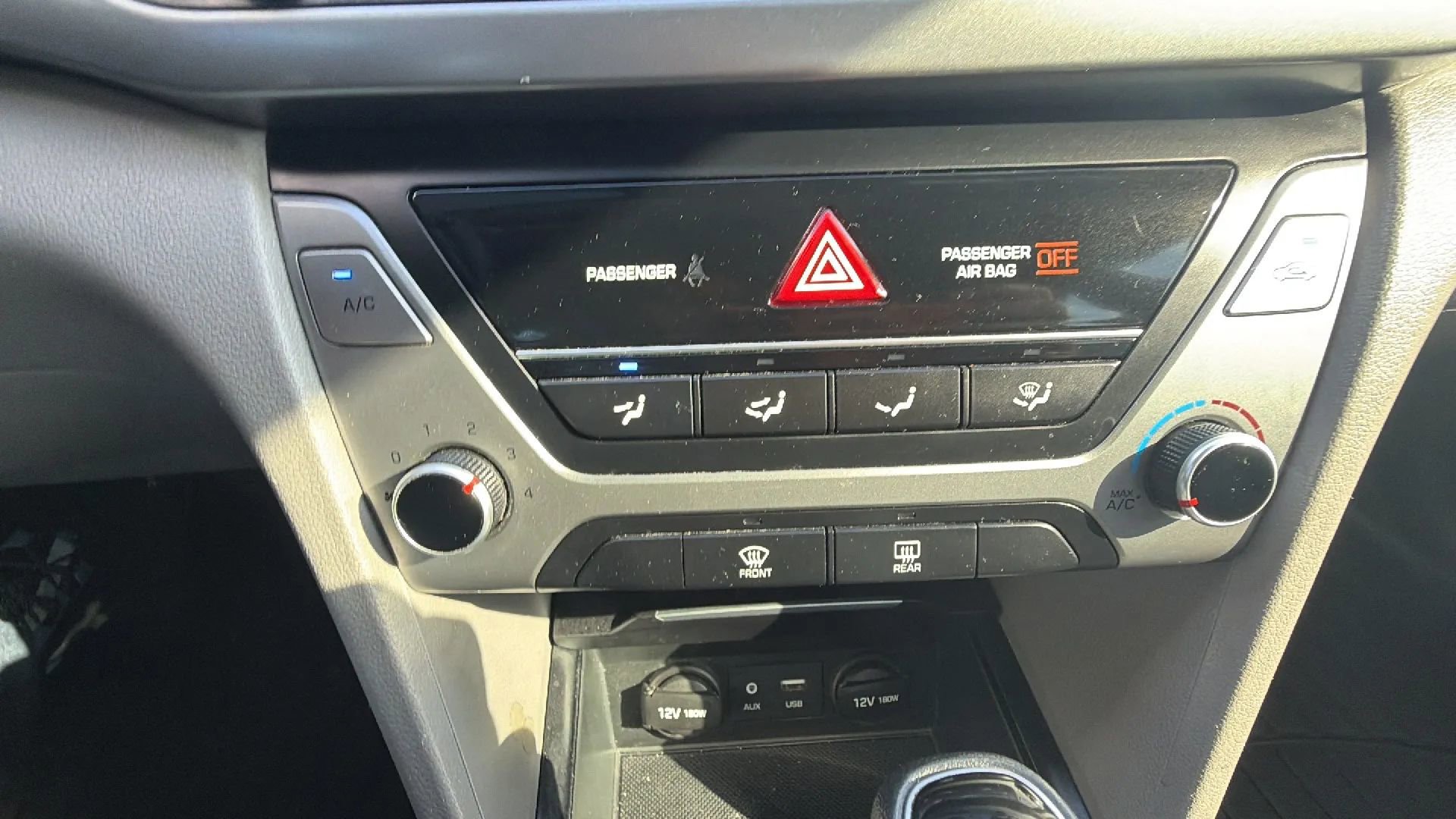 Used 2017 Hyundai Elantra SE image 29