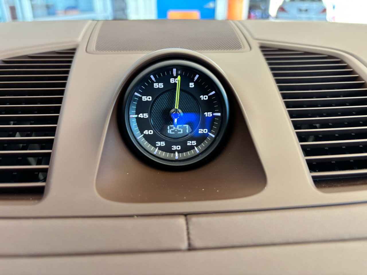 Used 2021 Porsche Cayenne Turbo S image 27