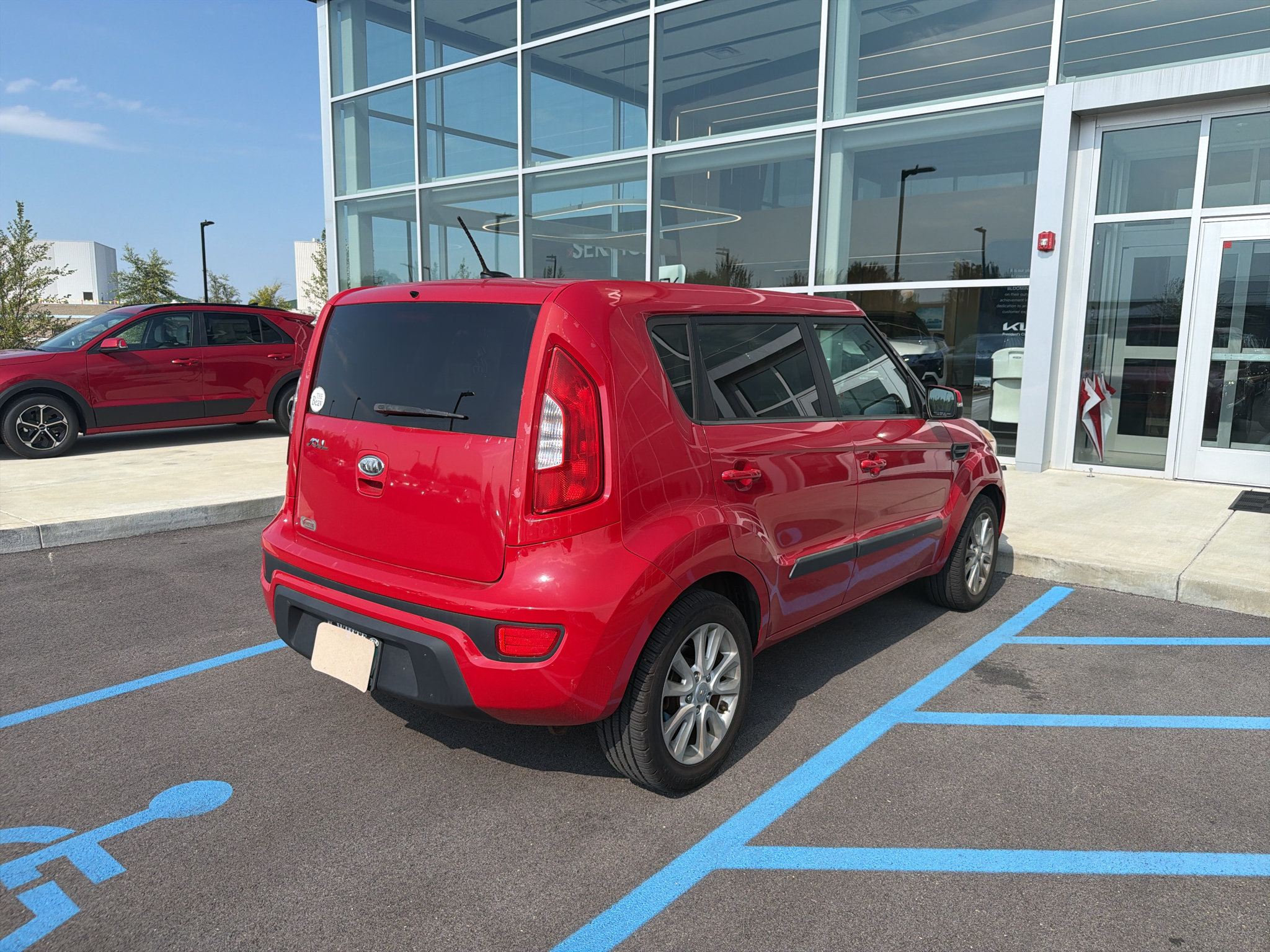 Used 2012 Kia Soul + FWD image 7