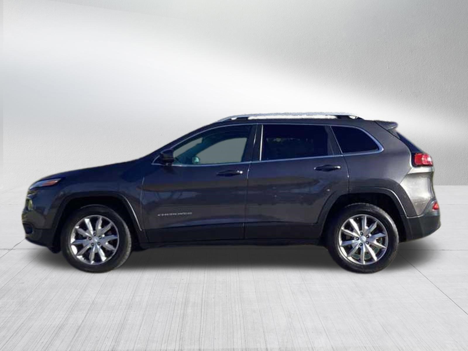 Used 2018 Jeep Cherokee Limited image 2