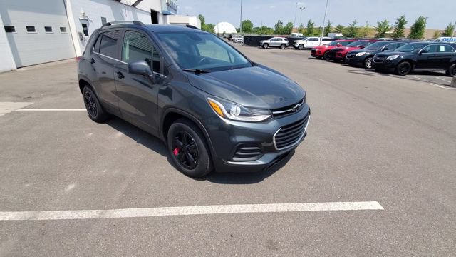 Used 2018 Chevrolet Trax LT w/ LT Convenience Package FWD image 2