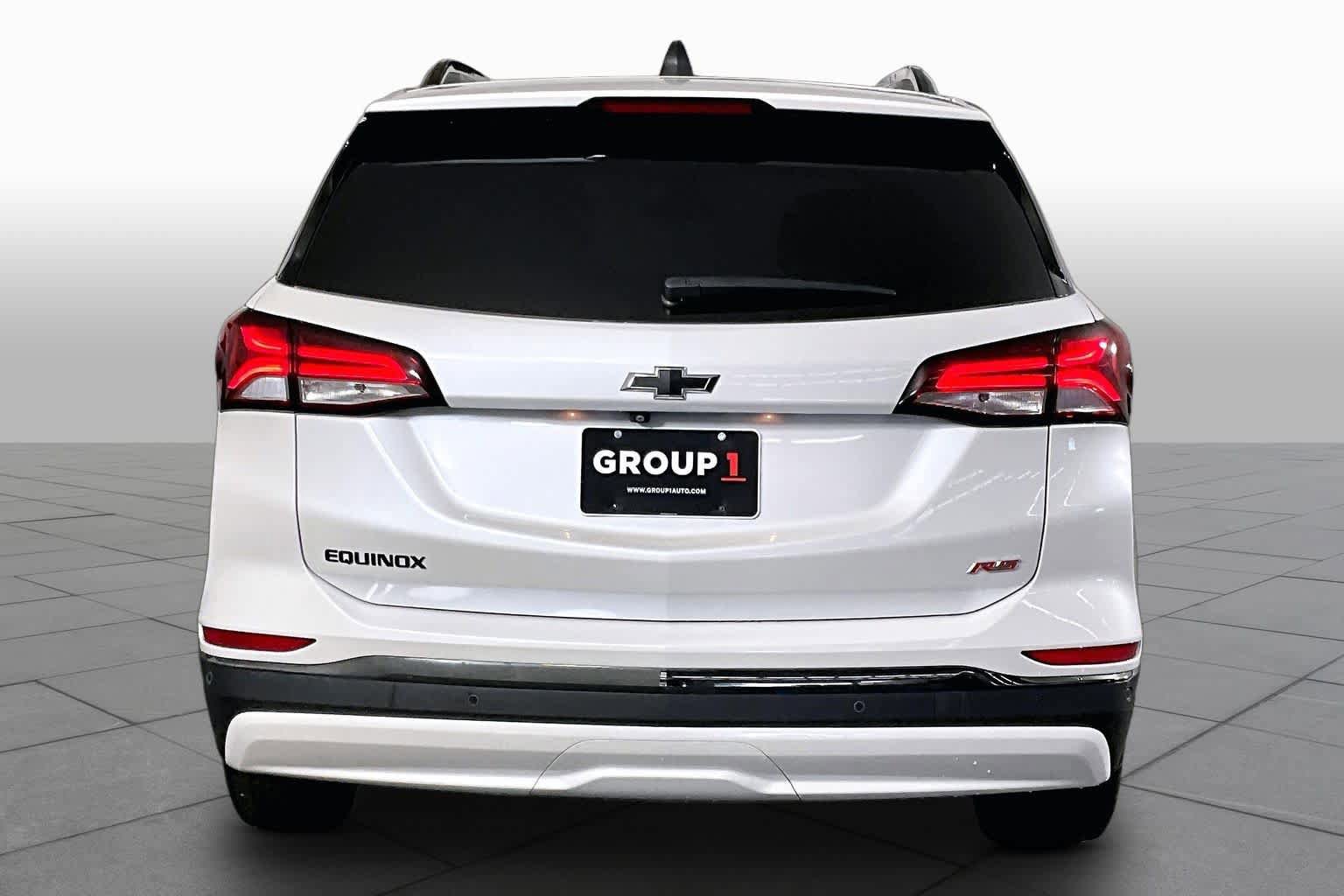 Used 2022 Chevrolet Equinox RS w/ RS Leather Package FWD image 5