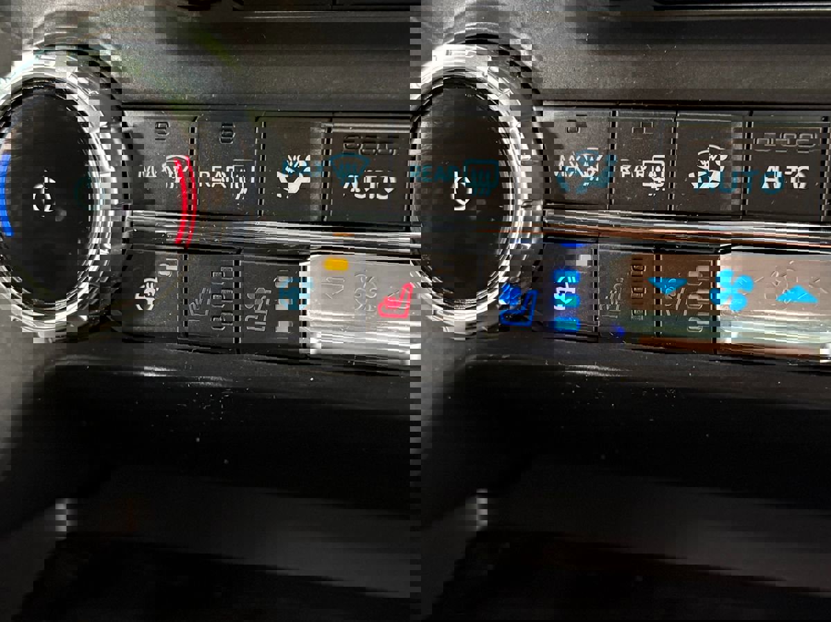 Used 2022 Ford F150 Lariat w/ Equipment Group 502A High image 28