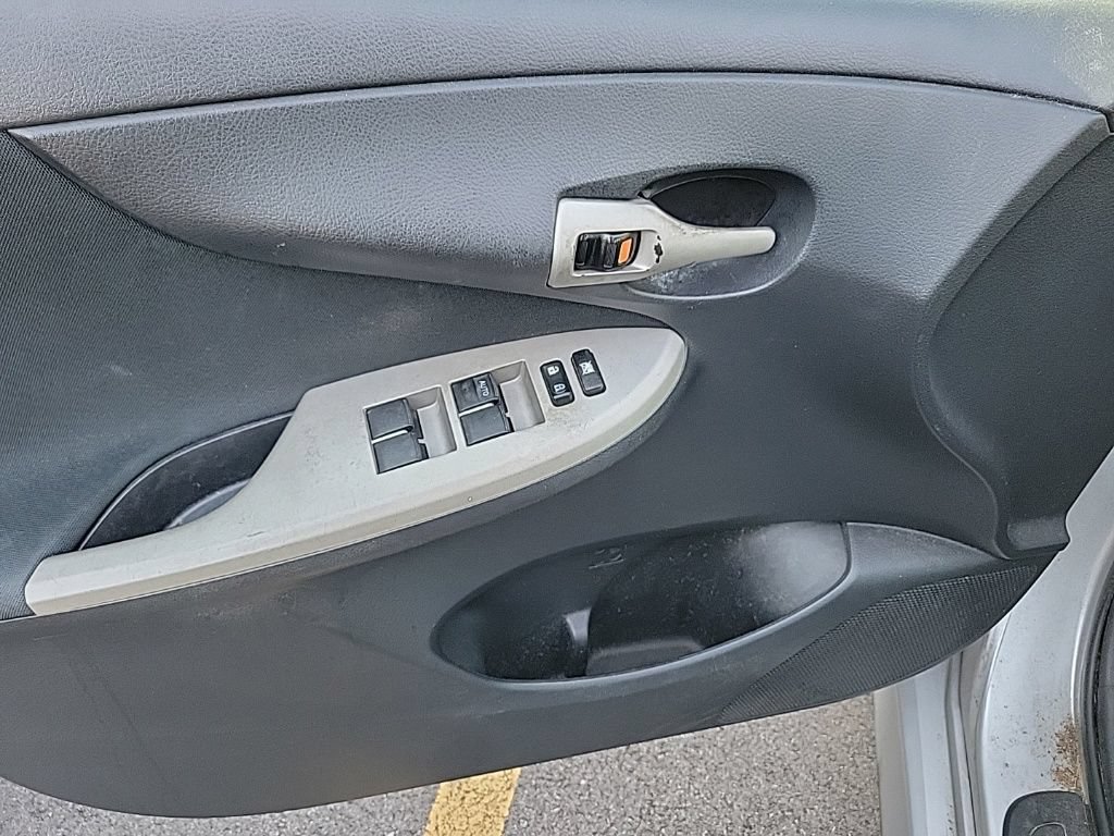 Used 2013 Toyota Corolla S FWD image 8