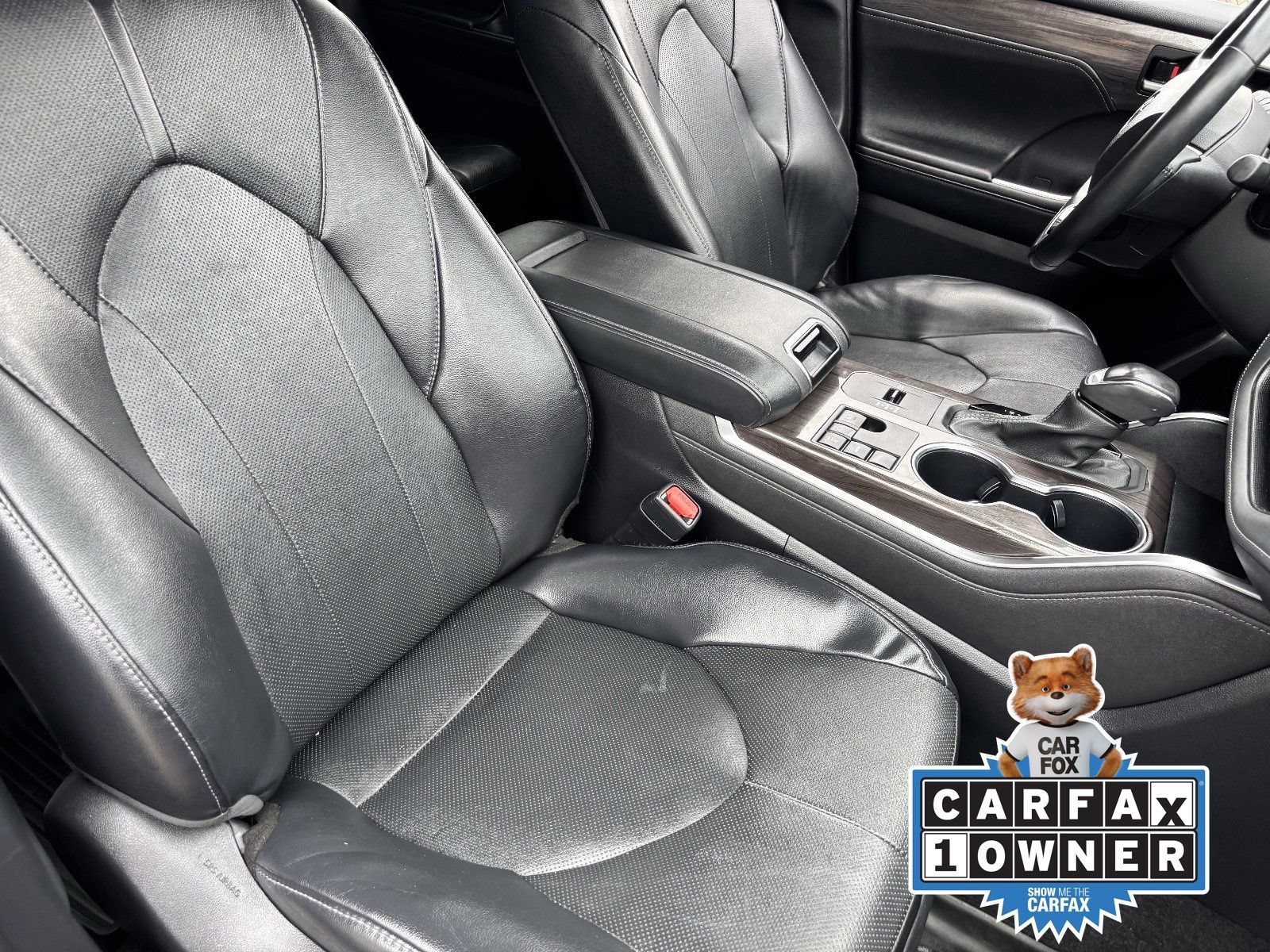 Used 2024 Toyota Highlander Limited FWD image 11