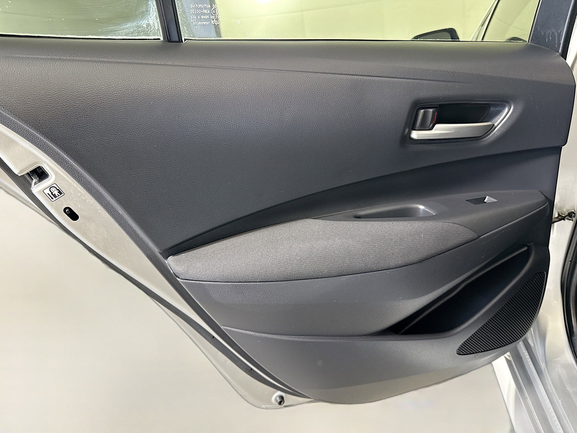 Used 2020 Toyota Corolla LE image 25