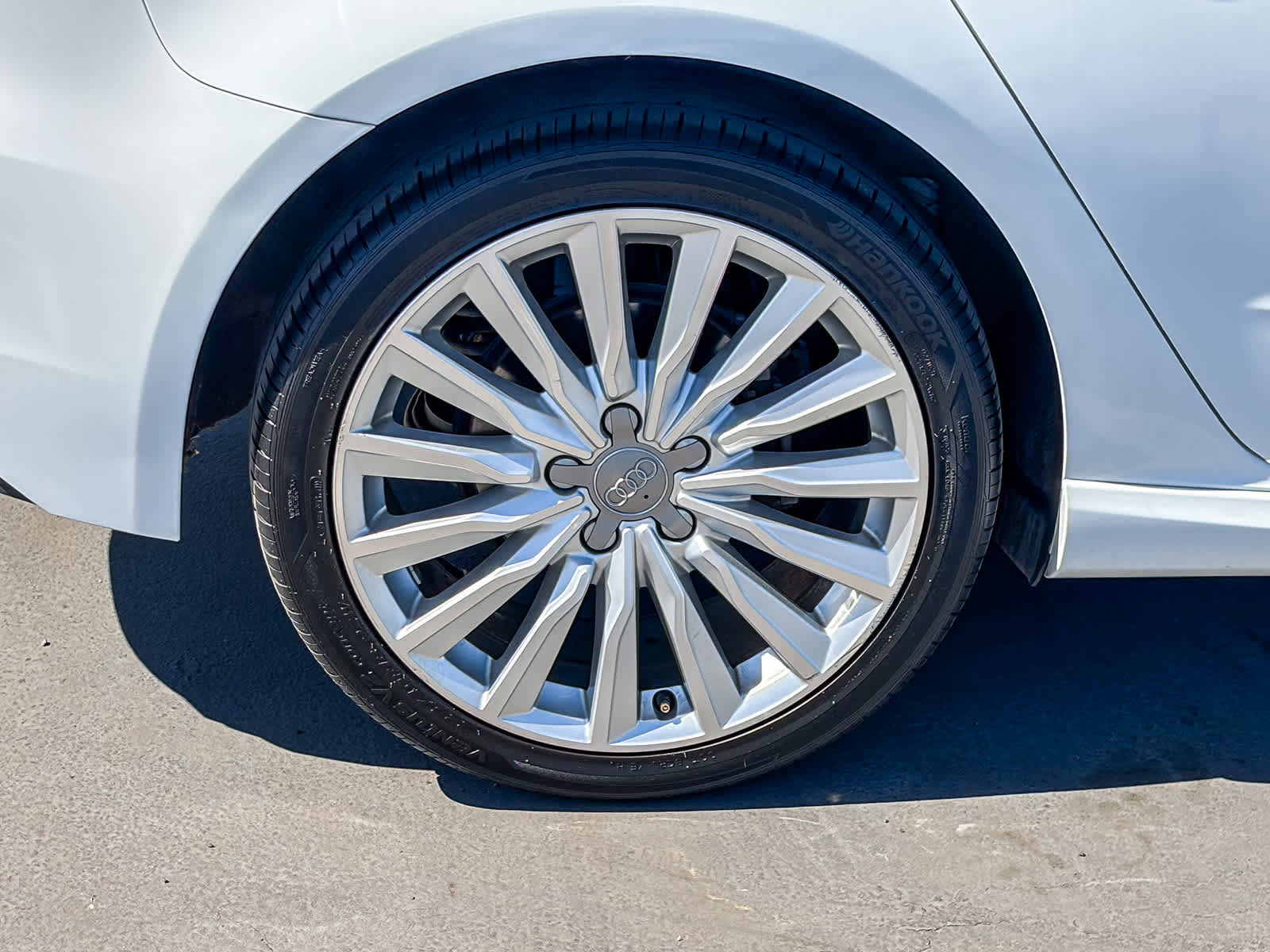 Used 2017 Audi A3 e-tron Premium Plus w/ Technology Package image 10